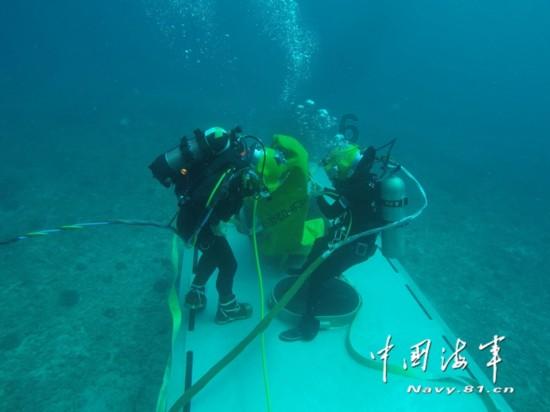 怀孕了订婚了没领证 发现他跟女同学的暧昧信息 我说他。他说我也可以和男的聊 我说把小孩打了 他不游戏画面